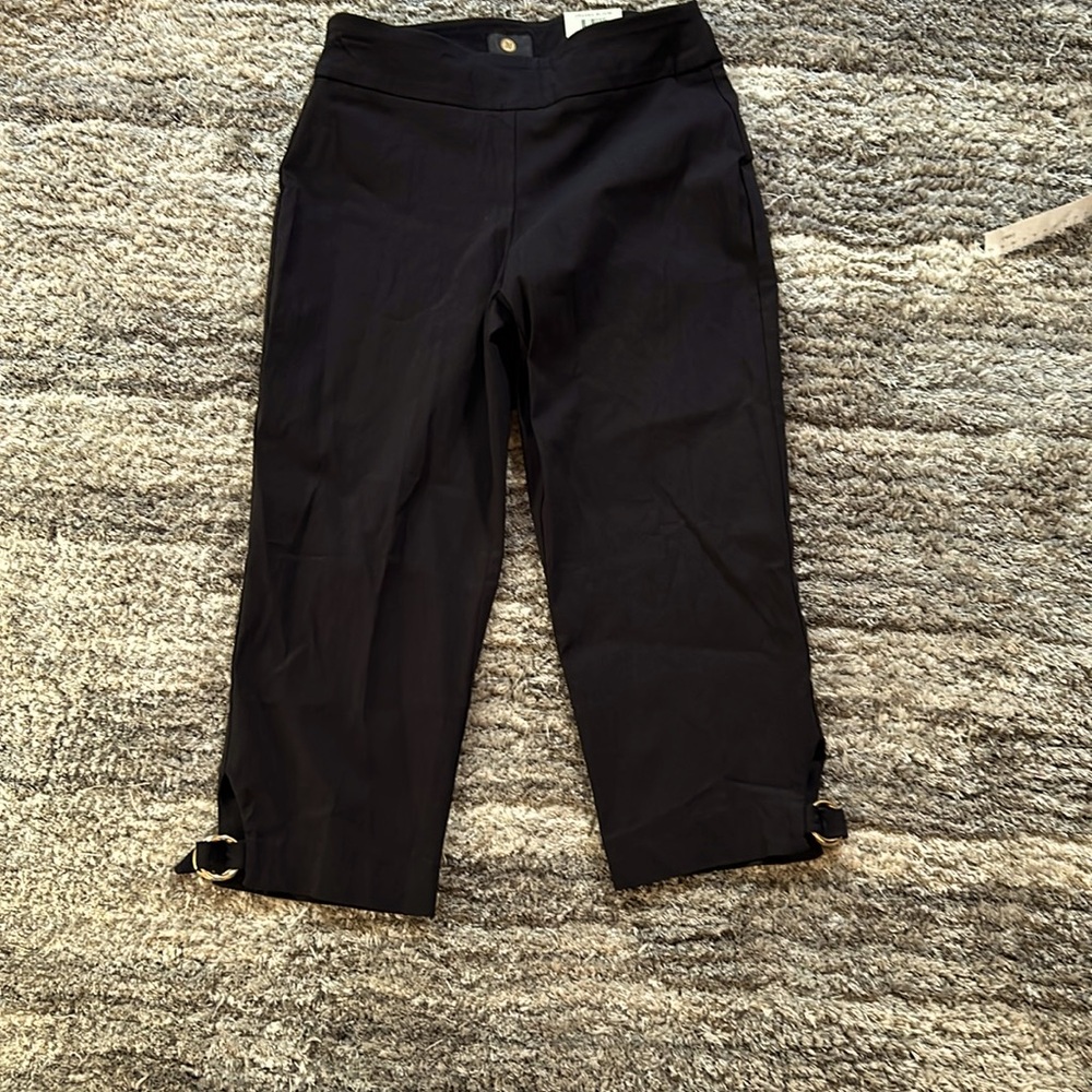 Women capri black stretchy PS NwT tummy control